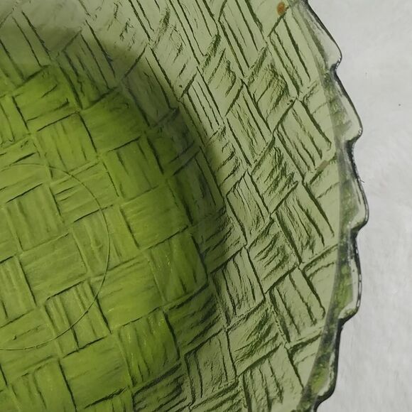 Vintage Indiana Glass Weavetex Glassware Avocado Green Basket Weave Bowl 9in dia - Picture 4 of 8